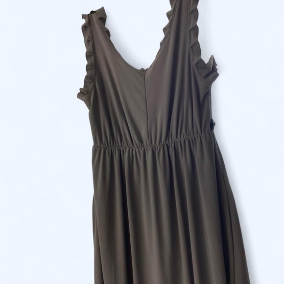 Gray Ruffle Detail Dress with Black beaded waist detail Metro M - Picture 2 of 4